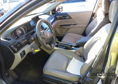 2017 Honda Accord Touring V6 from USA, damaged, VIN 1HGCR3F9XHA017177